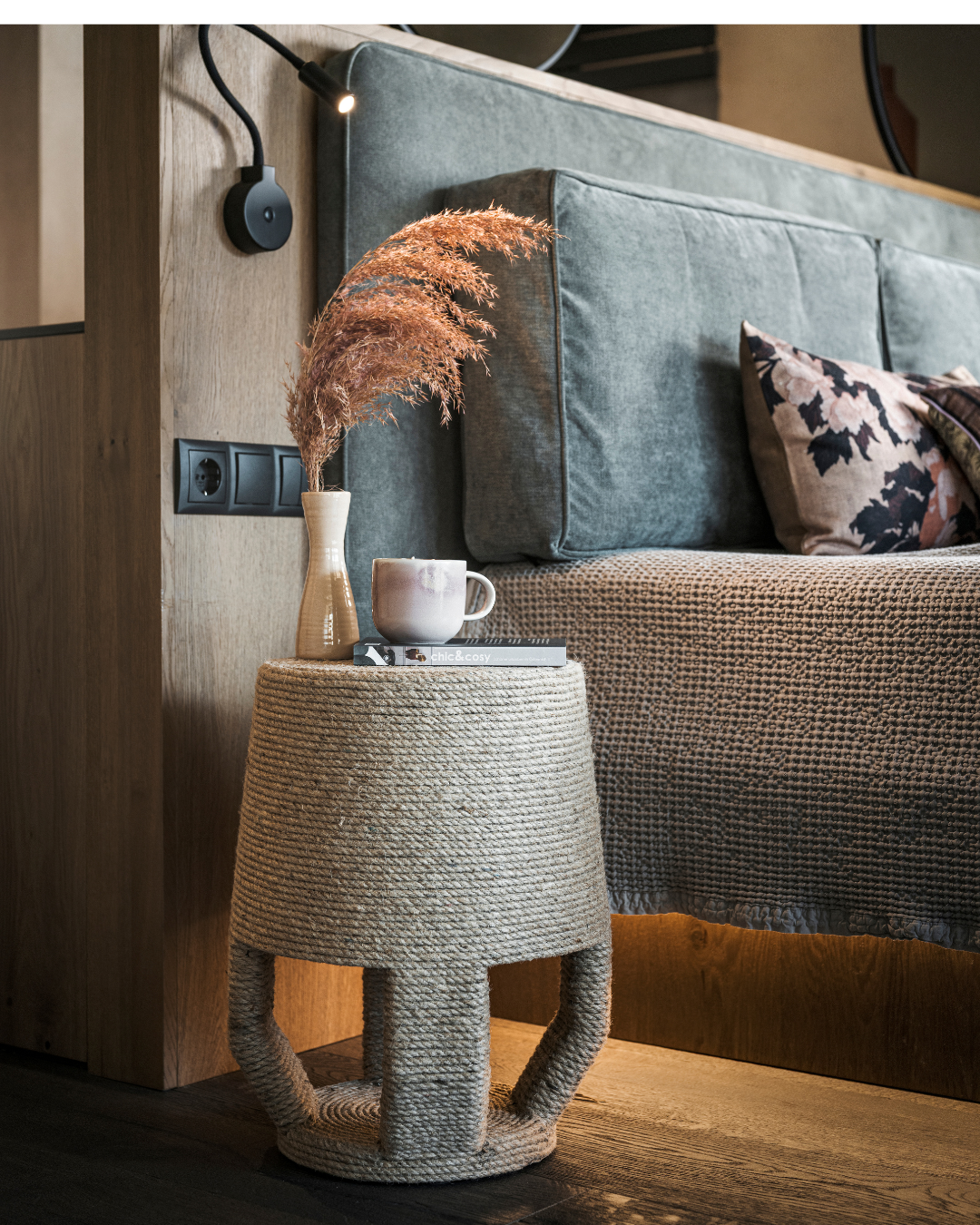 Beistelltisch rund aus Jute in naturfarben mit strukturierter Oberfläche, exklusives Design der Interior Boutique