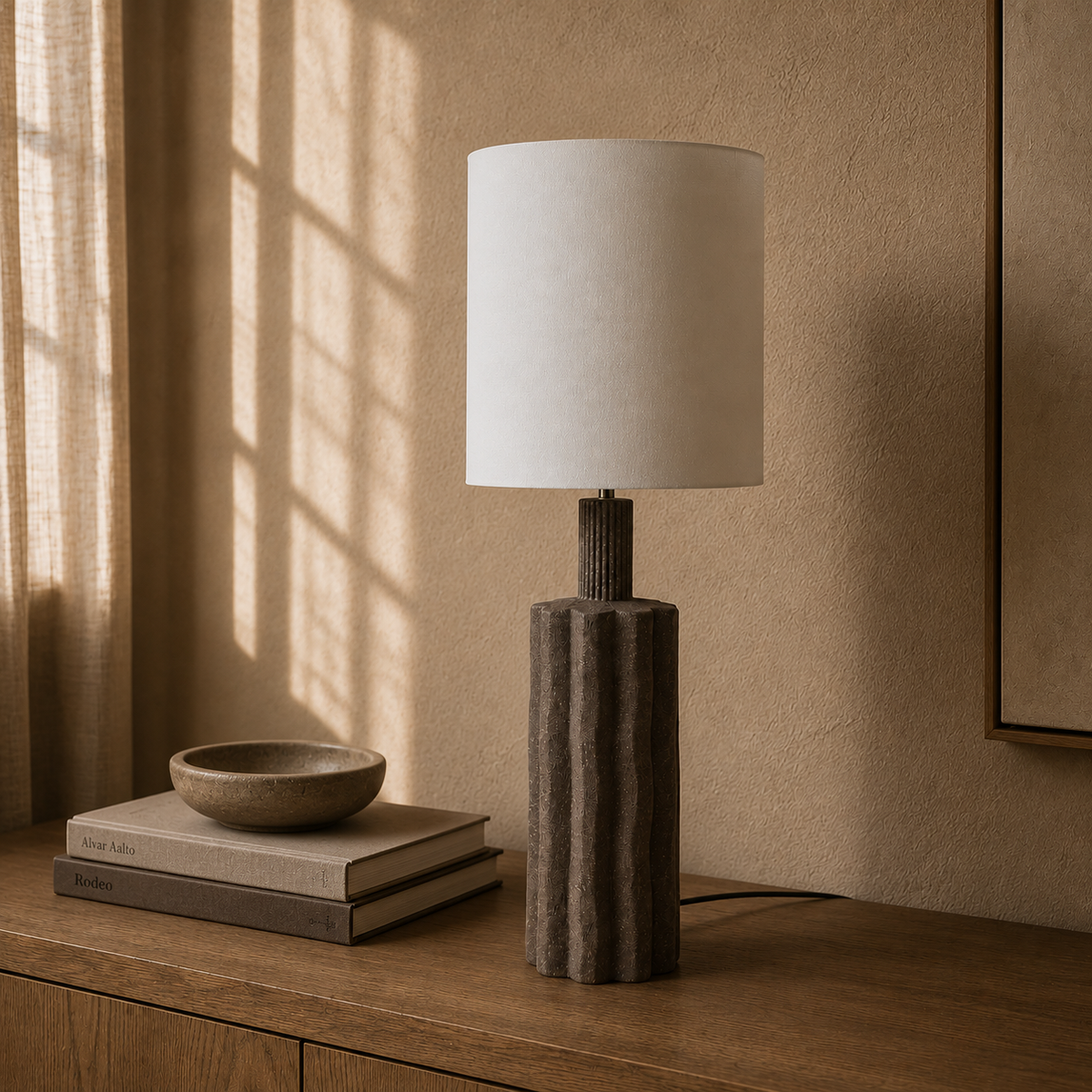 Nina – skulpturale Leuchte aus Keramik im Contemporary-Stil