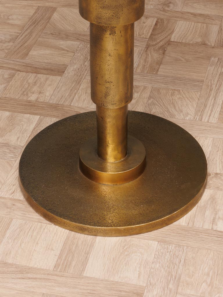 Hochgewachsener Beistelltisch, ideal für Wohnzimmer oder als Akzenttisch. Perfekt, um Höhenunterschiede zu schaffen und stilvolle Dekoration zu präsentieren