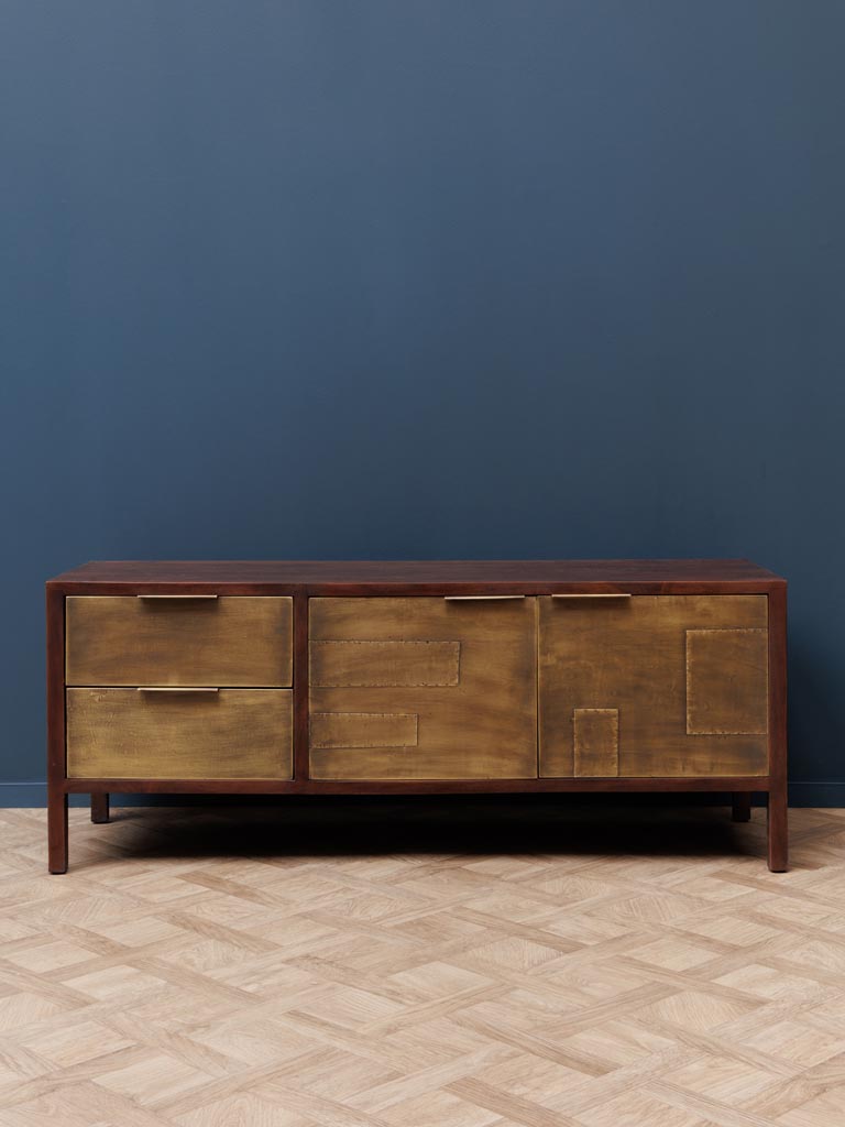 Stilvolles Sideboard mit wildem Charme, ideal für Platzierung unter dem Fernseher oder im Wohnzimmer. Perfekt als Stauraum und Akzentstück für moderne und wohnliche Einrichtungen
