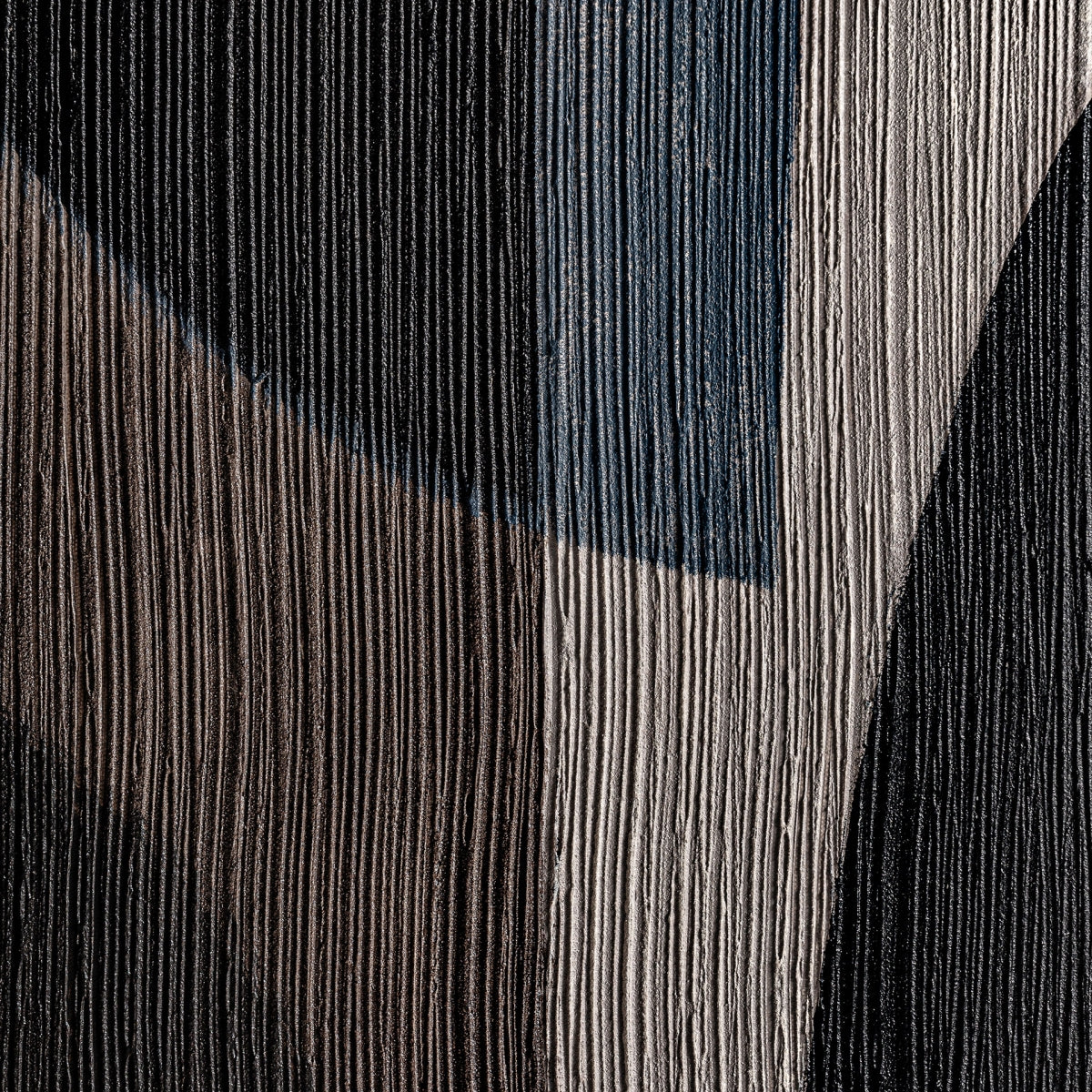 Großformatiges Leinwandbild in Blautönen mit schwarzem Holzrahmen, 120x120 cm, moderne Wandkunst im urbanen Stil