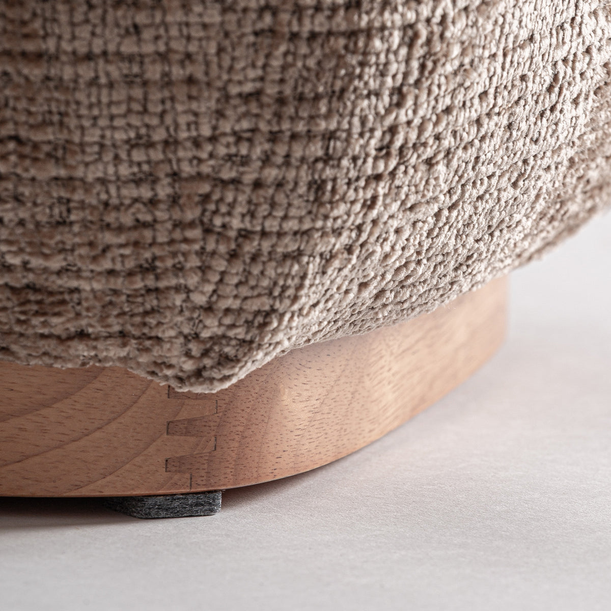 Celia – weicher Pouf aus Polyester im Contemporary-Stil