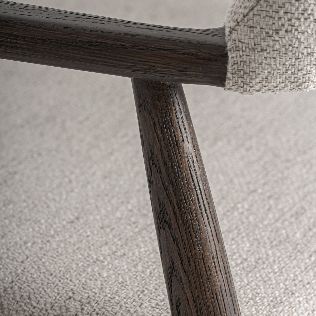 Toni – moderner Sessel aus Eschenholz im Contemporary-Stil