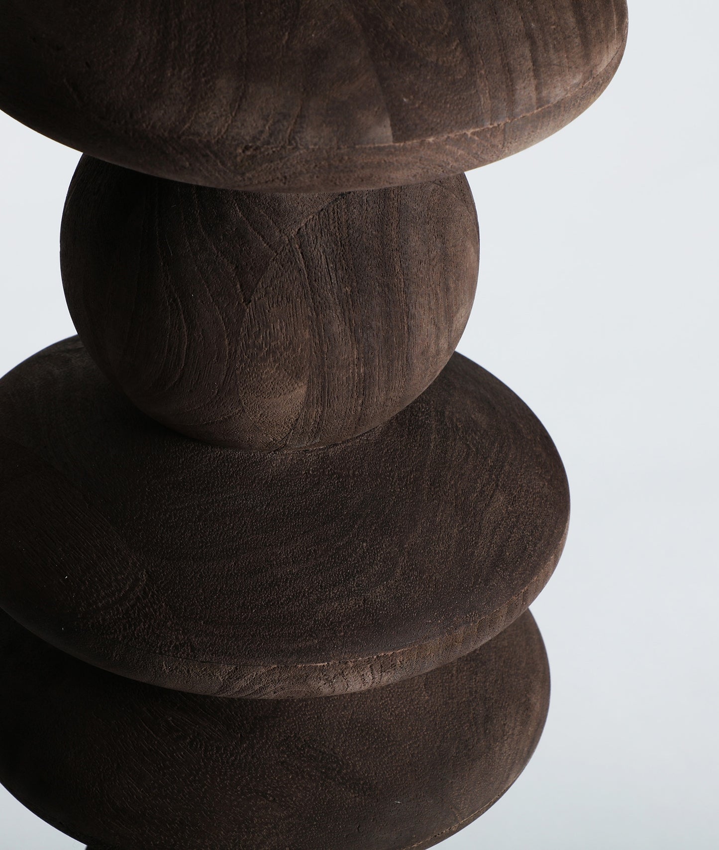 Zoe – skulpturale Konsole aus Mango-Holz im Contemporary-Stil