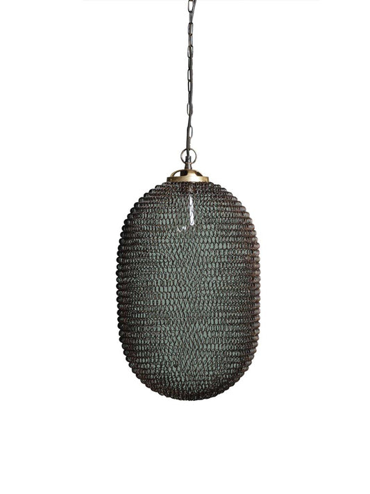 Lea Hängeleuchte, 54x34 cm aus braunem Eisen, vereint kunstvolle Eleganz mit orientalischem Flair. Ihr großmaschiges Muster und die längliche Form machen sie zum schillernden Kunstwerk, das jedem Raum eine exotische Note verleiht. Ideal über dem Esstisch oder im Wohnzimmer als Statement-Piece