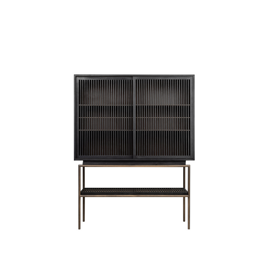 roßes, elegantes Sideboard mit klarem Design, ideal als stilvolles Schuhregal im Eingangsbereich oder als Statement Piece im Wohnzimmer. Bietet großzügigen Stauraum und setzt moderne Akzente