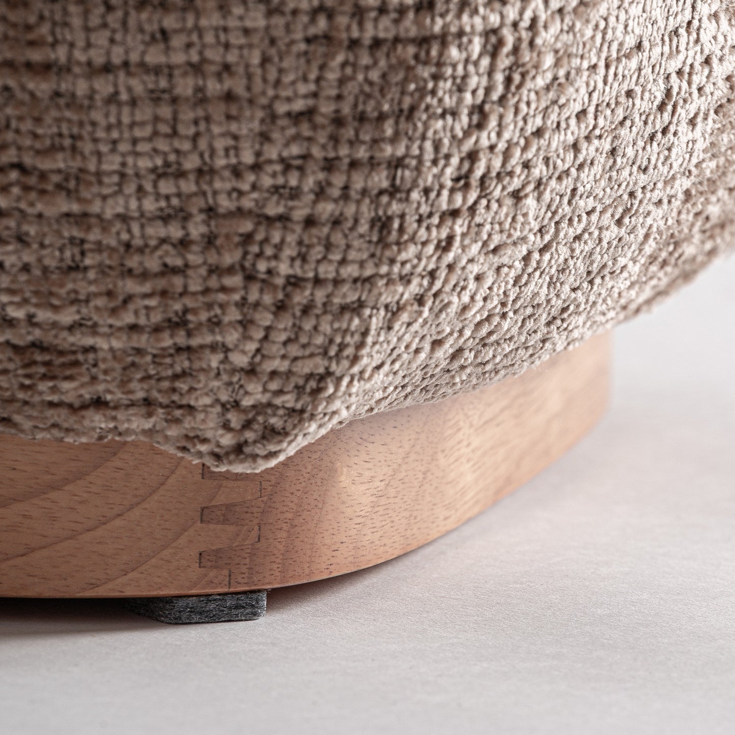 Celia – weicher Pouf aus Polyester im Contemporary-Stil