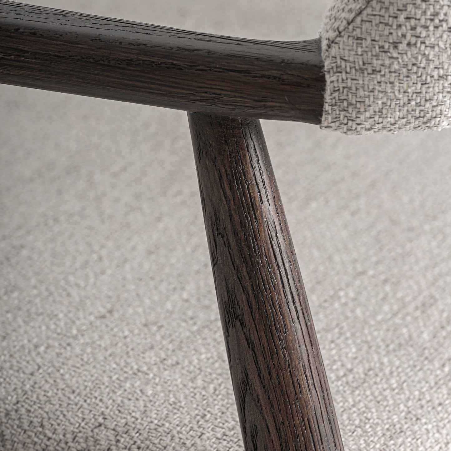 Toni – moderner Sessel aus Eschenholz im Contemporary-Stil