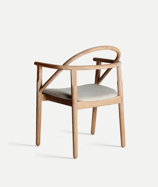 Theodor – eleganter Sessel aus Ulmenholz im Contemporary-Stil